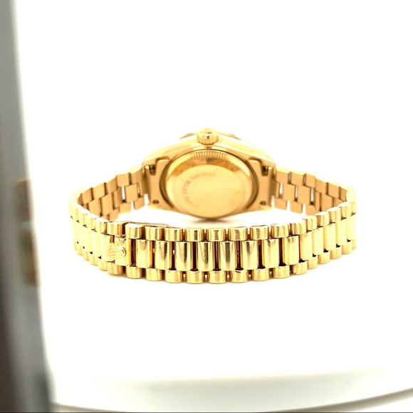 SOLD 18K Yellow Gold Oyster Perpetual Datejust 🖤 - Picture 7 of 11